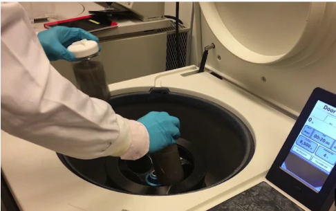 Recovering proteins from seafood side-streams