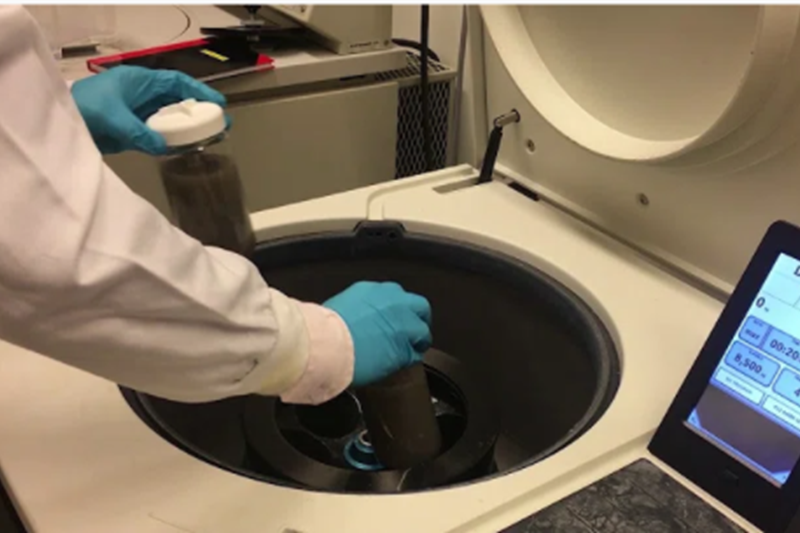 Recovering proteins from seafood side-streams